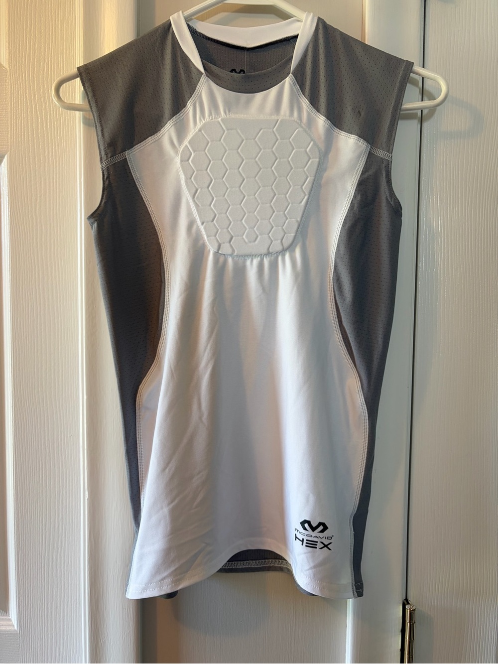 McDavid HEX Sternum Shirt Youth Large Chest Pad Sleeveless White/Gray 7610 (NWT)